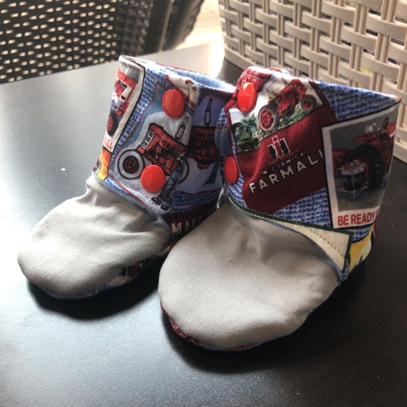 Case 3 month handmade booties - Picture 2 of 2